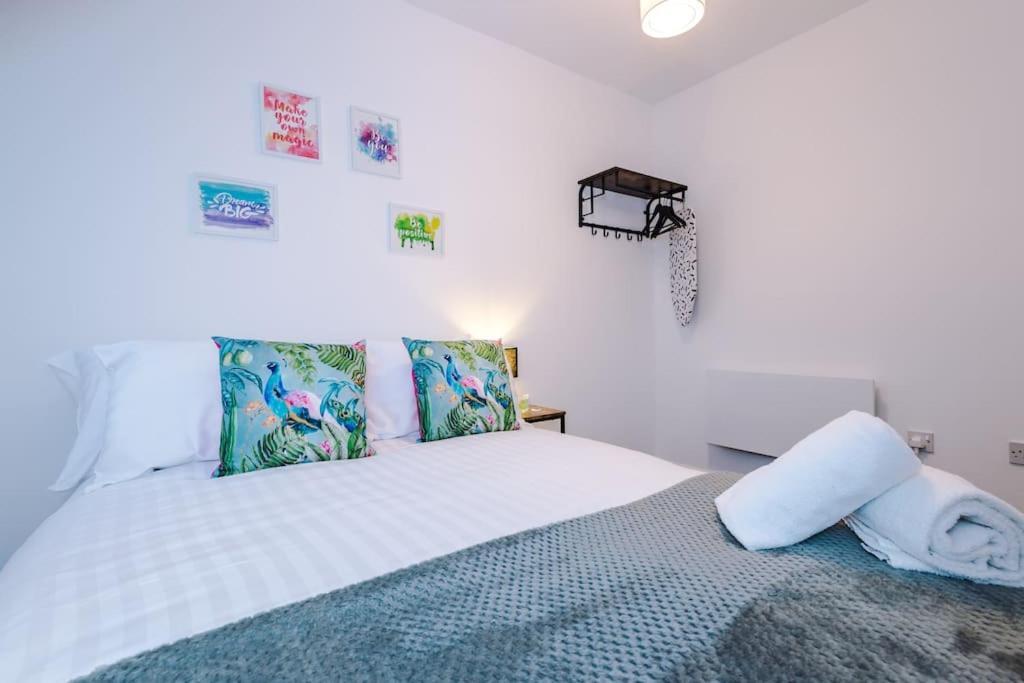 Charming - Rocky Ln Chambers Flat 5 *