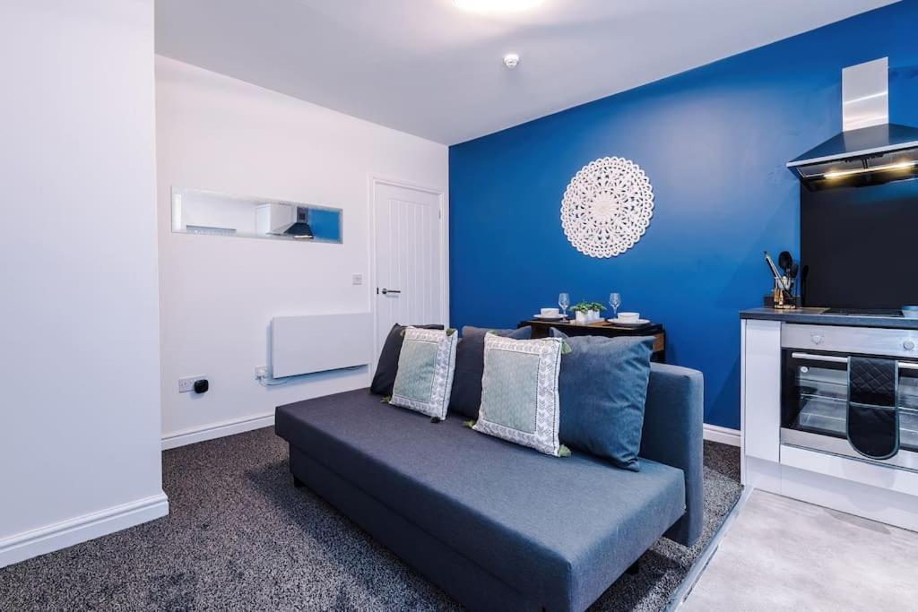 Charming - Rocky Ln Chambers Flat 5 *